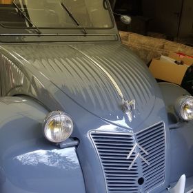 Citroen deux chevaux: Click Here To View Larger Image